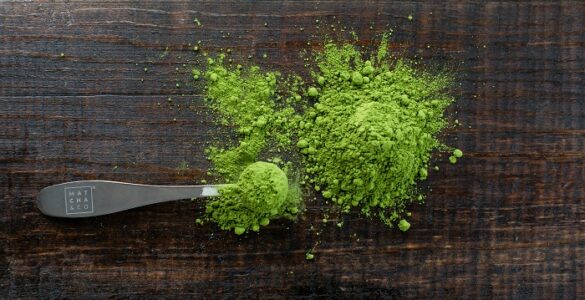 green superfood powder